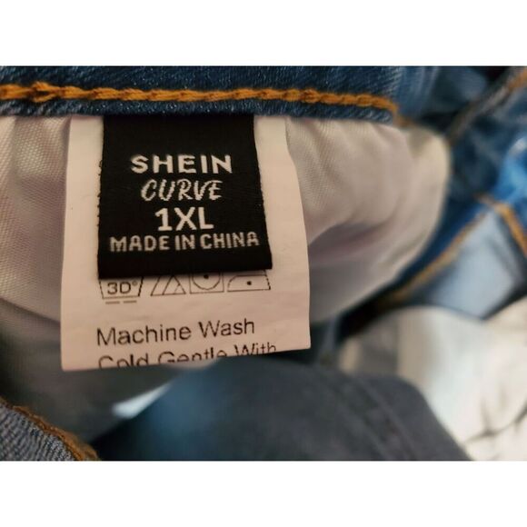 Shein Curvy Flared Jeans Size 1XL. [WJB2008] - Picture 3 of 4